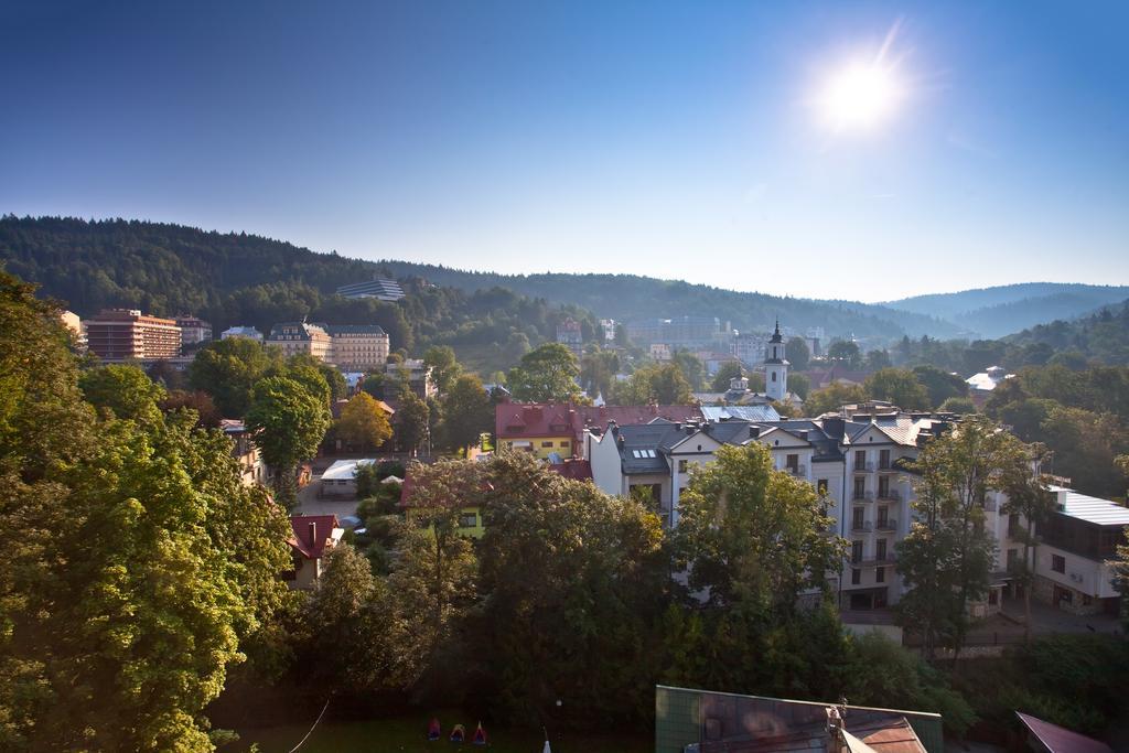 Urocza Art Pensjonat Krynica Zdroj Eksteriør bilde